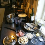 Mise en place - Det ser kaotisk ut, men er i skjønneste orden. Ser du hva som hører til suppa?