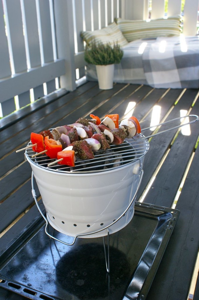 Bøttegrill fra siden