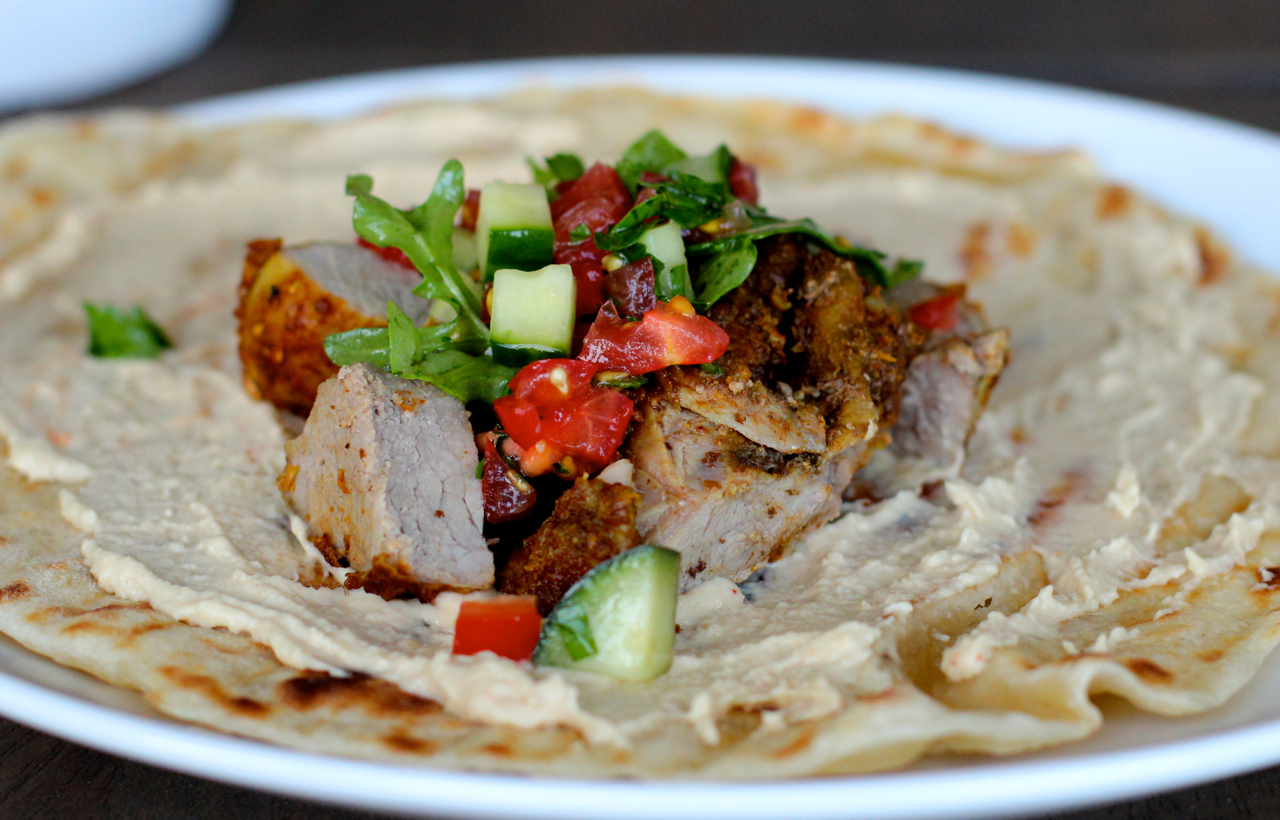 Lammekebab med hummus
