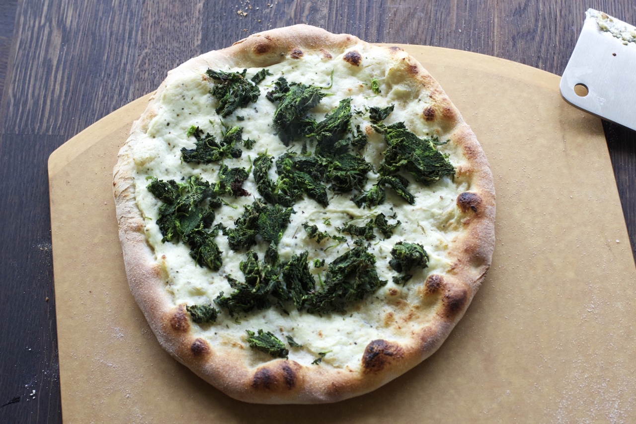 Pizza med brennesle og snøfrisk